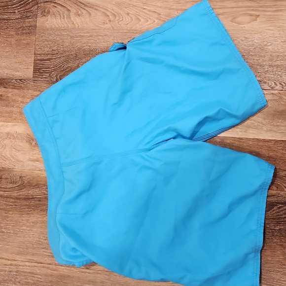 Billabong Outerwear, Swimmers - Picture 4 of 4